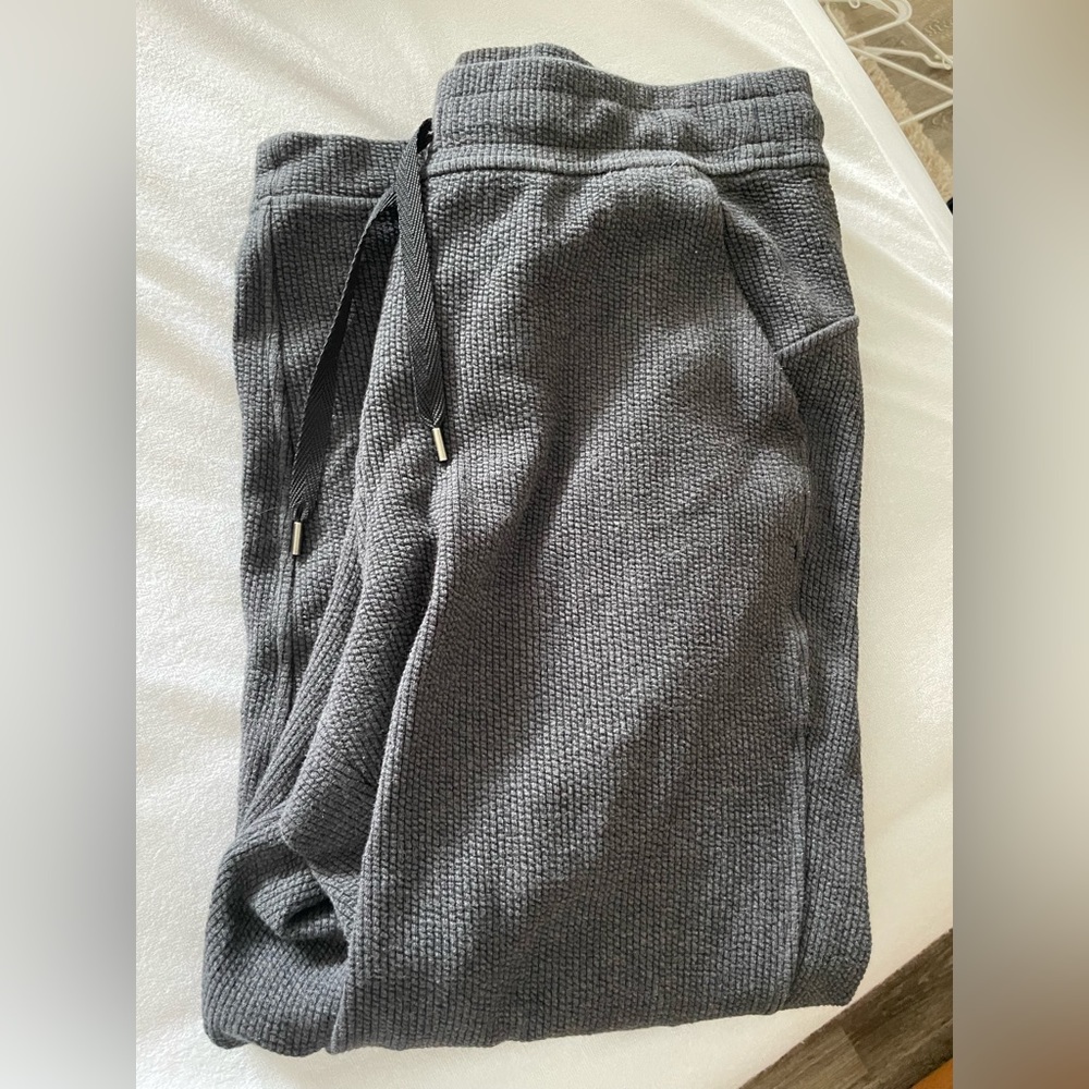 Lululemon Grey Waffle Material Sweats Size 6